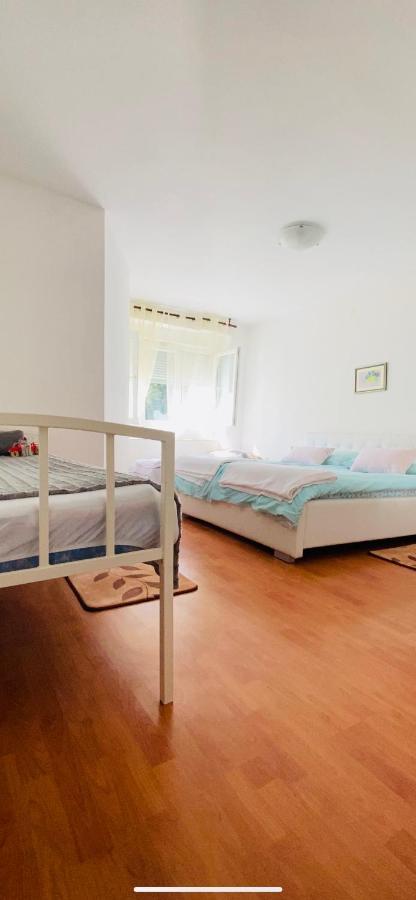 Apartment Zvecaj Джяково Екстер'єр фото